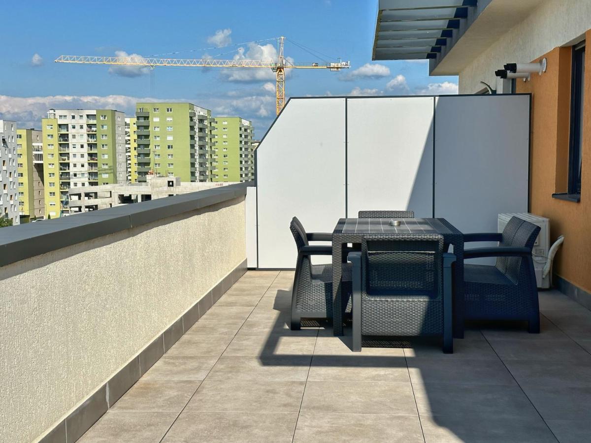 Koa - Urban Penthouse Appartamento Braşov Esterno foto