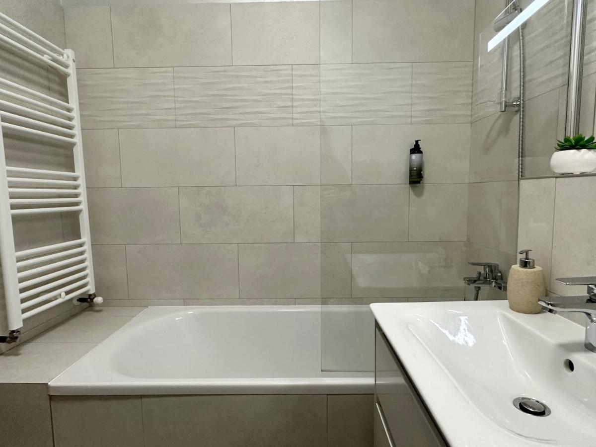 Koa - Urban Penthouse Appartamento Braşov Esterno foto